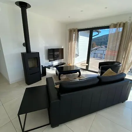 Very Nice 90m With Garden In *