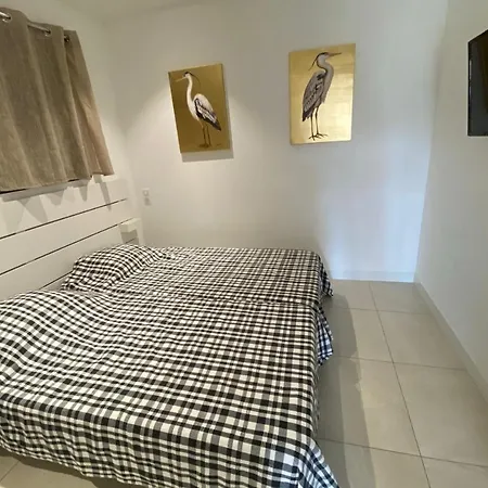 Very Nice 90m With Garden In *