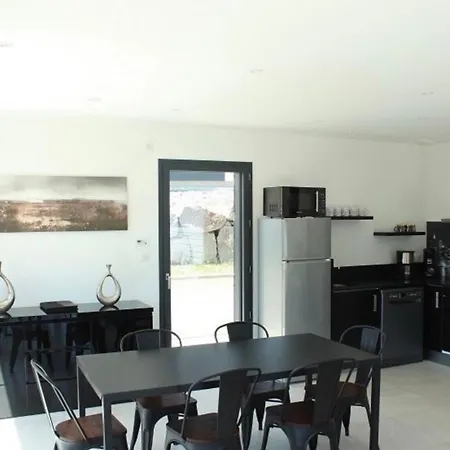 Very Nice 90m With Garden In *